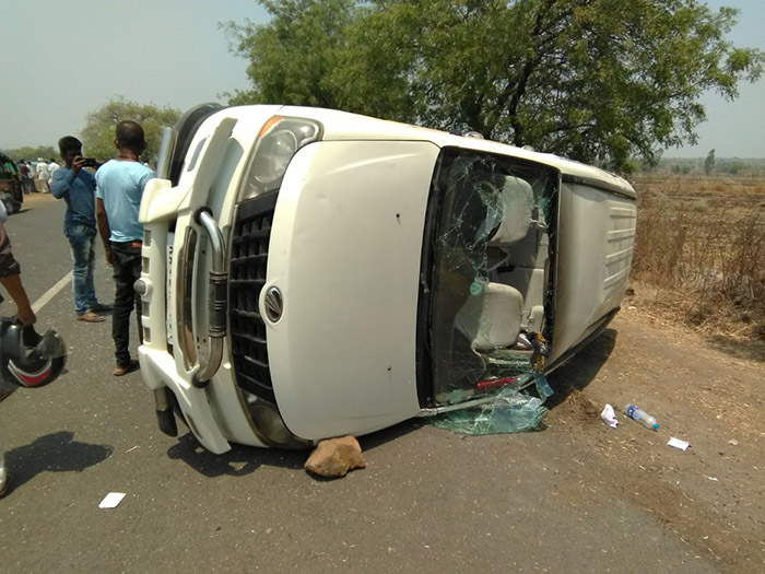 ಕಲಬುರಗಿ: ಶಾಸಕ ಡಾ.ಉಮೇಶ್ ಜಾಧವ್ ಪ್ರಯಾಣಿಸುತ್ತಿದ್ದ ಕಾರು ಅಪಘಾತ